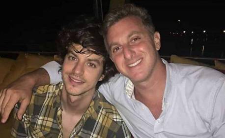 Luciano Huck revela que 'perdeu o chão' ao saber que o irmão é gay