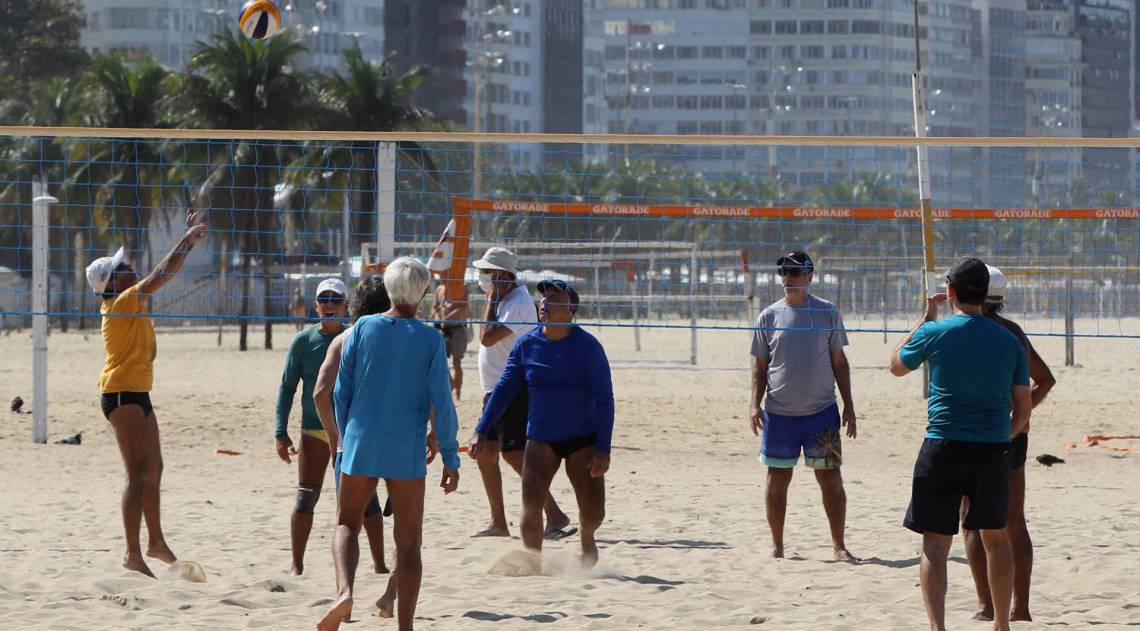 Movimenta&ccedil;&atilde;o na cidade depois do lan&ccedil;amento da fase 4 da reabertura de algumas atividades - Estefan Radovicz / Ag&ecirc;ncia O Dia