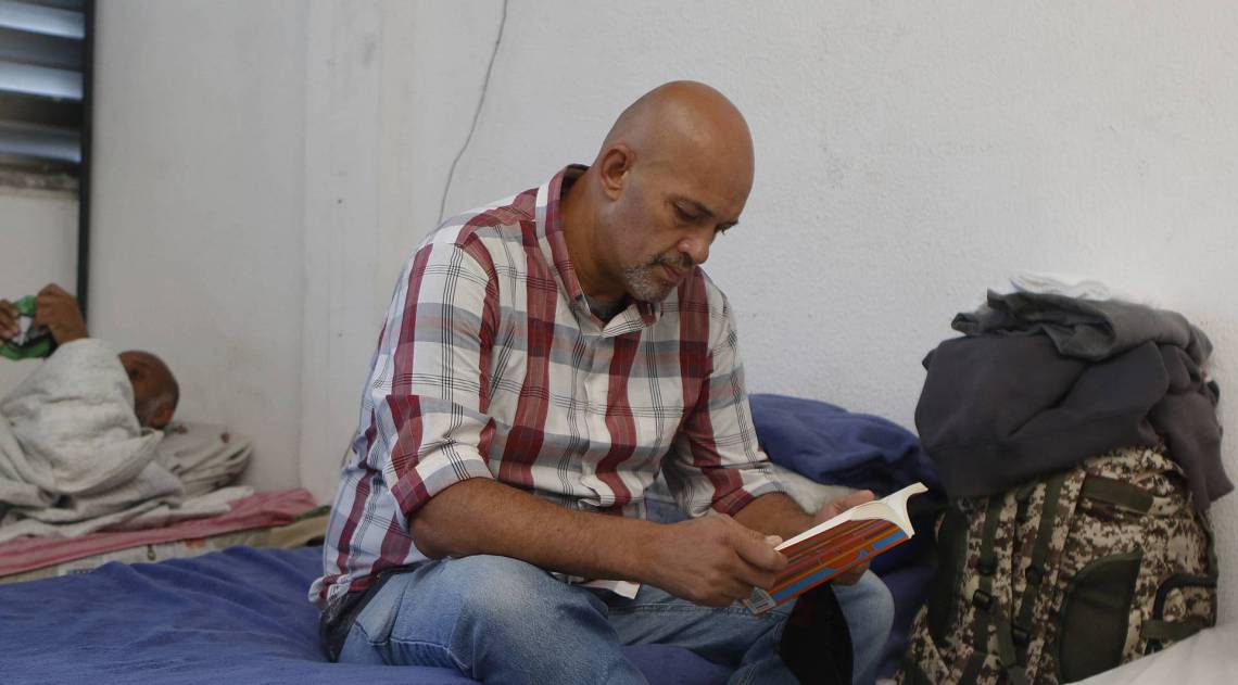 Rio de Janeiro - RJ - 17/07/2020 - Geral - Abrigo da prefeitura no Sambodromo - Como estao vivendo os moardores de rua abrigados no Sambodromo - na foto, Fabricio Fagundes - Foto Reginaldo Pimenta / Agencia O Dia