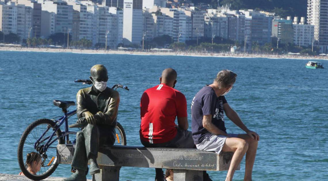 Movimentação na praia neste domingo - Estefan Radovicz / Agência O Dia