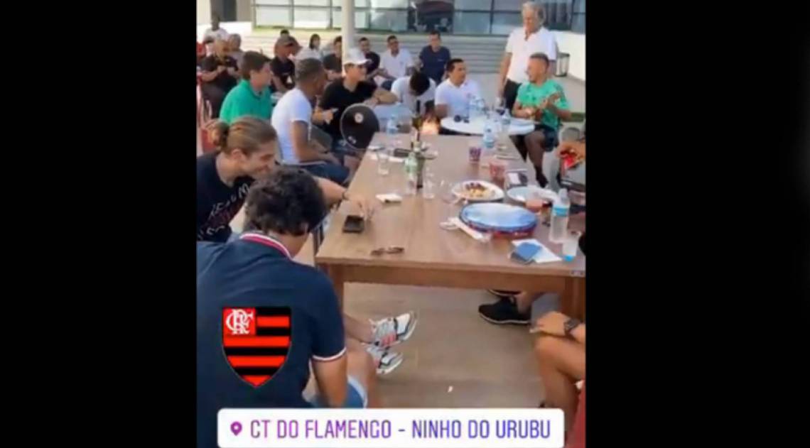 Jorge Jesus se despede do Flamengo com churrasco no Ninho