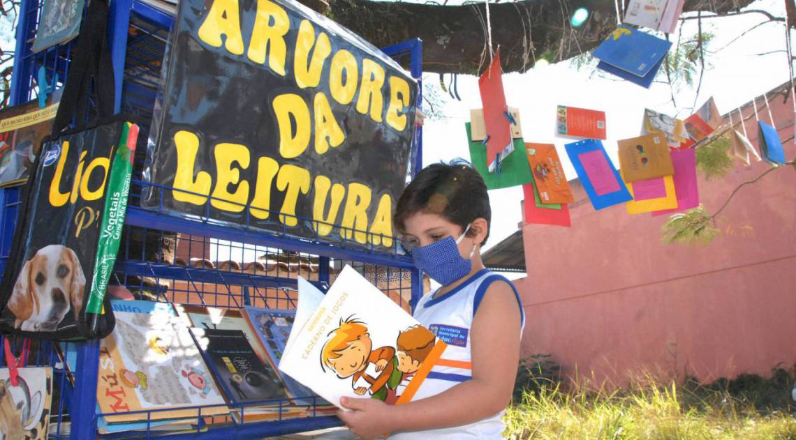 Projeto de leitura em escola municipal de Magé