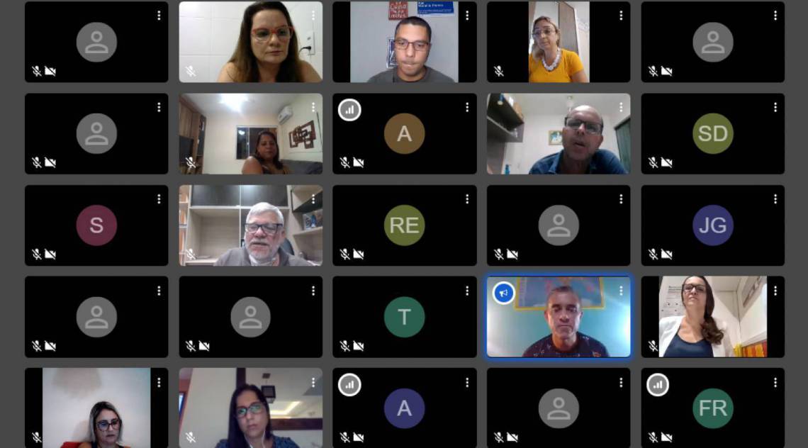 Mais de 1 mil internautas acompanharam a transmiss&atilde;o do debate no canal TV C&acirc;mara, no YouTube