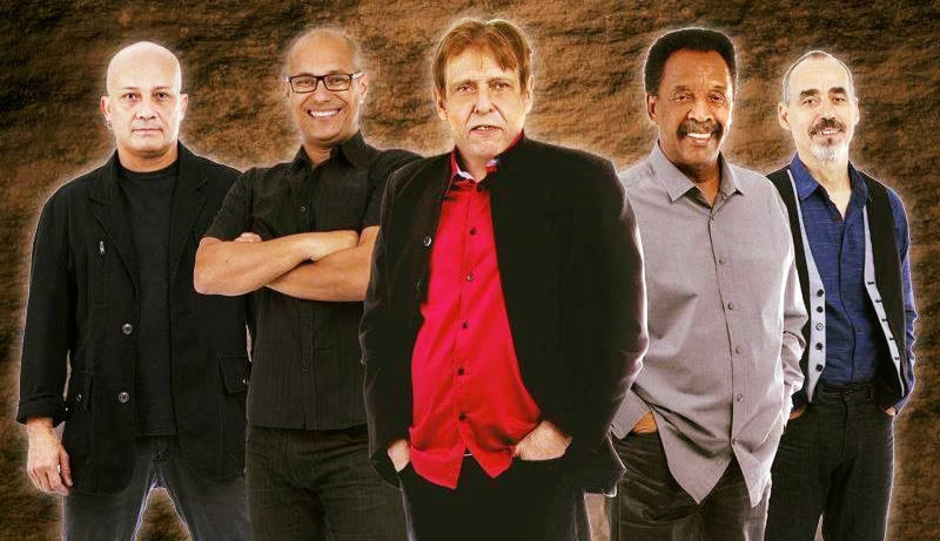 Líder da banda 'Renato e seus Blue Caps' está internado após cirurgia