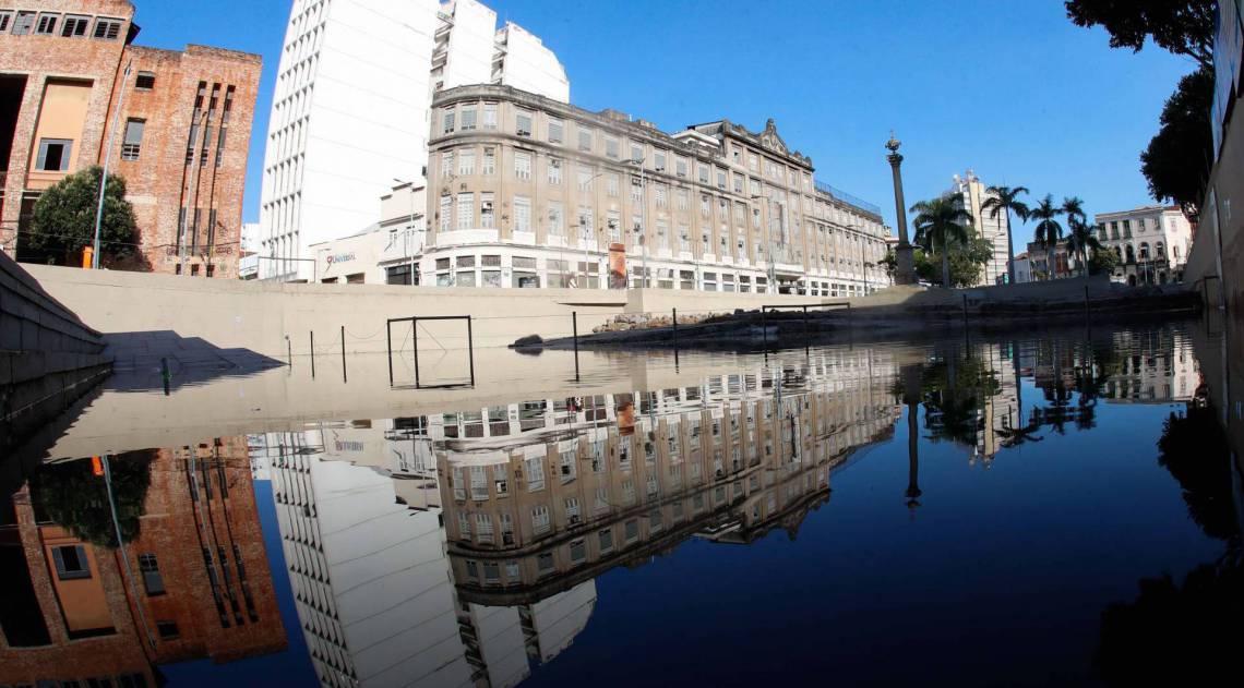Rio de Janeiro - RJ - 22/07/2020 - COVID 19 - Coronavirus no Rio - Alagamento do Cais do Valongo na regiao central do Rio - Foto Gilvan de Souza / Agencia O Dia