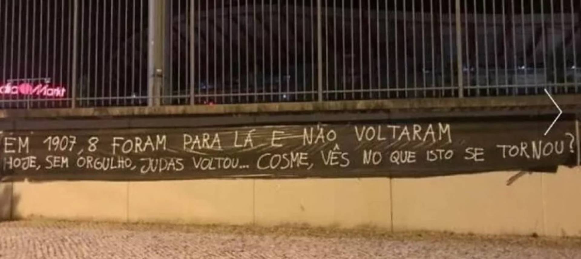 Torcedores do Benfica protestaram contra volta de Jesus - O JOGO/ Reprodução