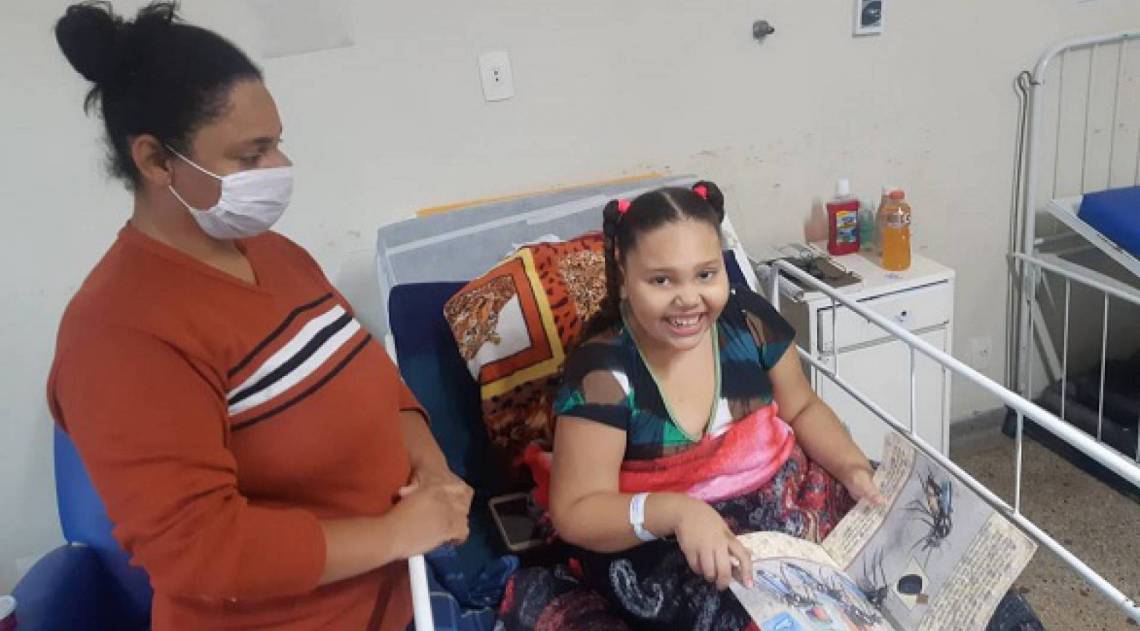 Após dores de cabeça e no corpo, Kamyle Lins ficou uma semana intubada e agora se recupera na enfermaria C - Divulgação / Prefeitura de São Gonçalo