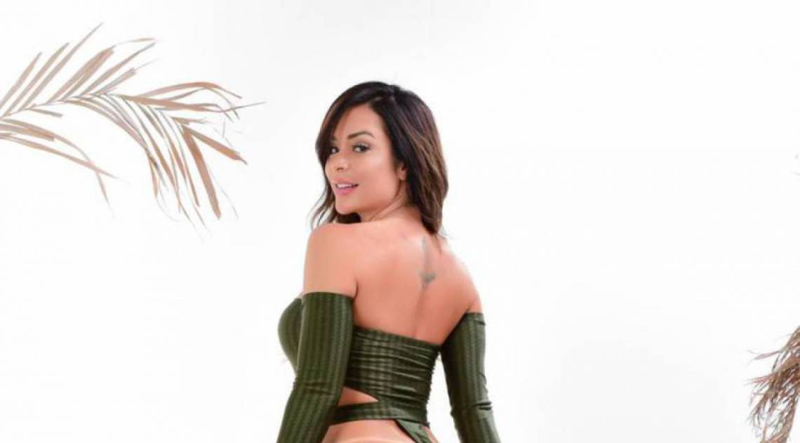 Denise Dias muda a dieta para ganhar pern&atilde;o e comemora: 'cheguei a 105cm de bumbum'
