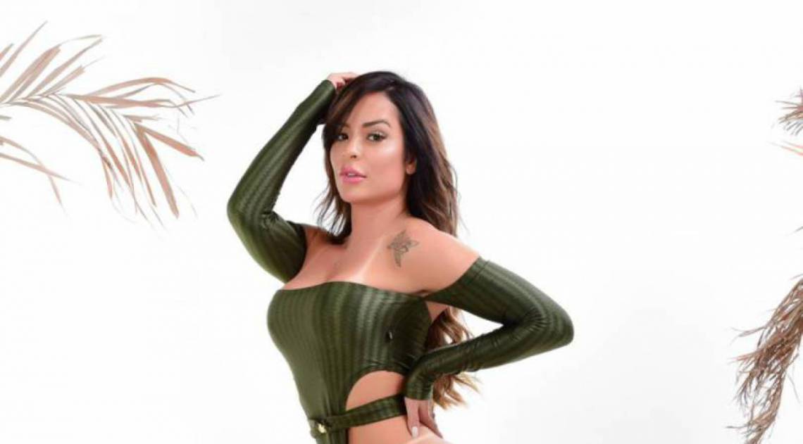 Denise Dias muda a dieta para ganhar pern&atilde;o e comemora: 'cheguei a 105cm de bumbum'
