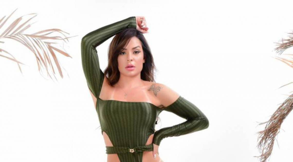 Denise Dias muda a dieta para ganhar pern&atilde;o e comemora: 'cheguei a 105cm de bumbum'
