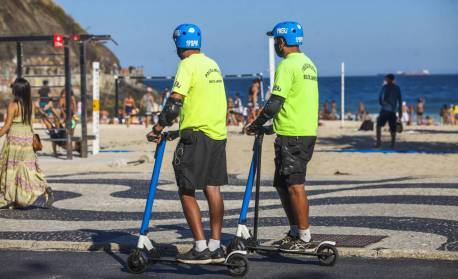 Veículos elétricos: bolsonarista quer obrigar uso de capacete