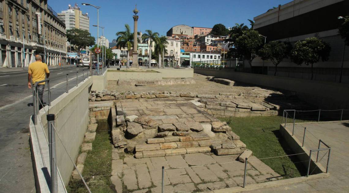 Rio - 27/07/2020 - Alagamento no Cais do Valongo j&aacute; foi consertado.       Foto: Estefan Radovicz / Ag&ecirc;ncia O Dia
      Byline