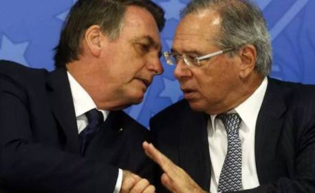 Se trocasse Guedes, seria por alguém com 'política diferente', diz Bolsonaro