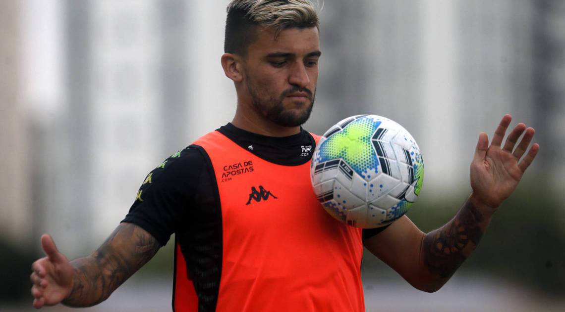 Victor Luis será uma das novidades do Botafogo no Clássico Vovô - Vitor Silva / Botafogo