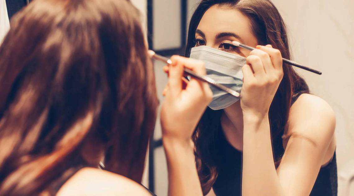 Make dos olhos com m&aacute;scara - Coluna Gard&ecirc;nia Cavalcanti - Divulga&ccedil;&atilde;o