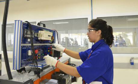 Atividade industrial avança em agosto e expectativas do setor seguem otimistas