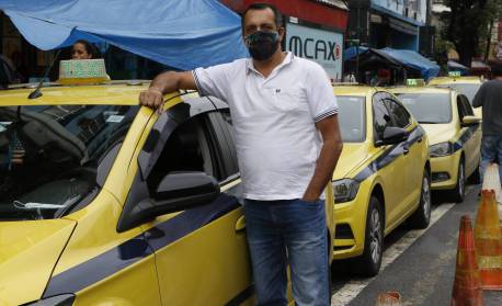 Projeto prevê auxílio combustível para pagamento de R$ 250 a caminhoneiros e motoristas de aplicativo