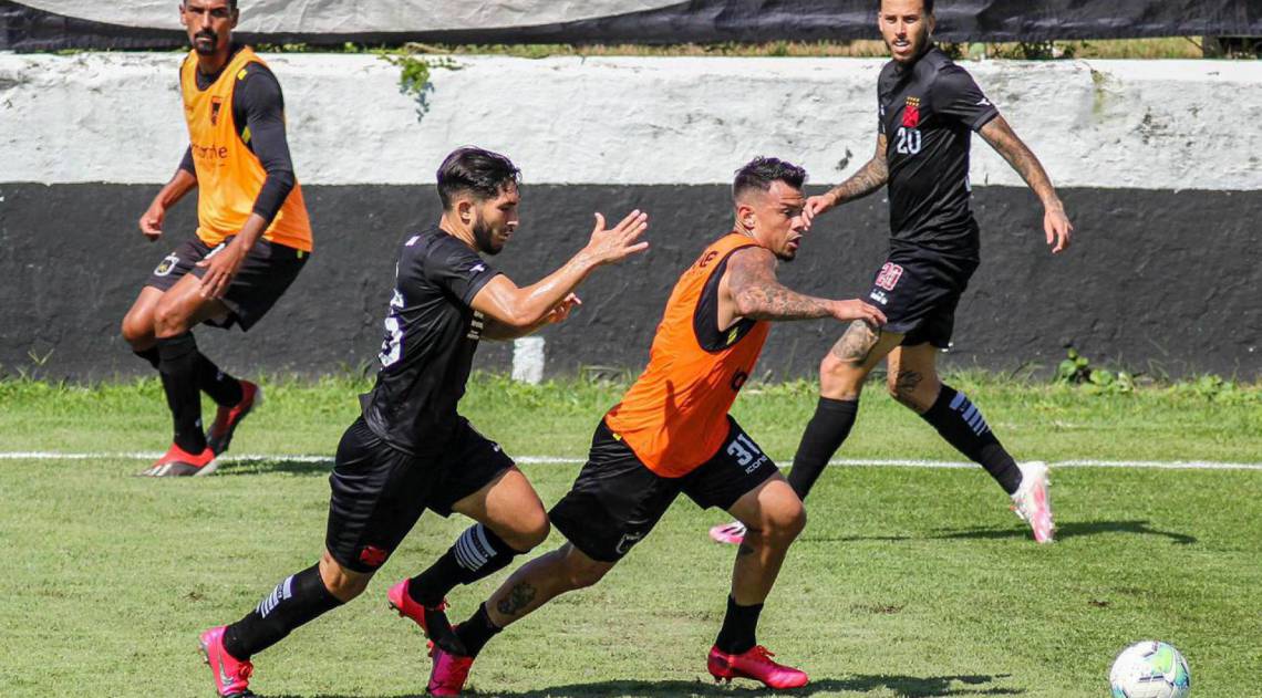 Voltaço é derrotado pelo Vasco em jogo-treino - VRFC