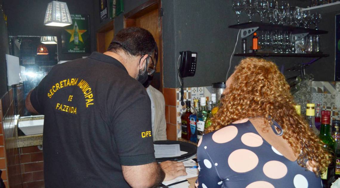 Força-tarefa de fiscalização notifica dois estabelecimentos em Volta Redonda - Evandro Freitas