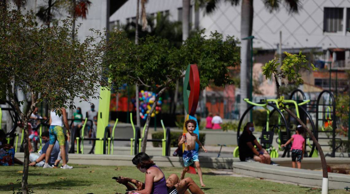 No Parque Madureira, famílias respeitaram o distanciamento social