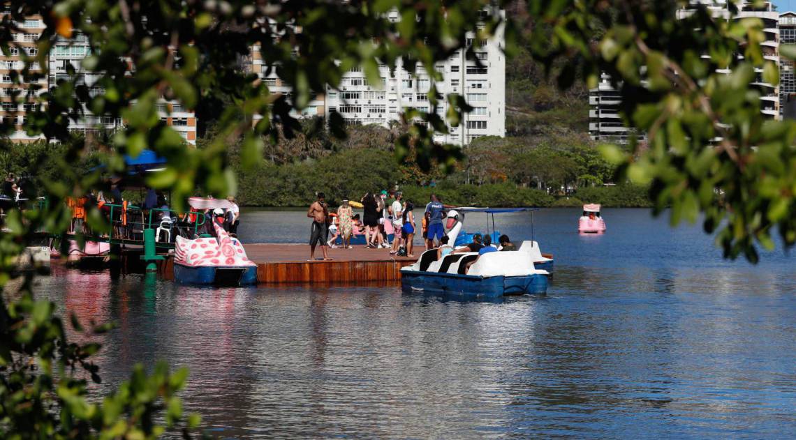 Rio de Janeiro - RJ - 01/08/2020 - Domingo de sol na Lagoa Rodrigo de freitas - Foto Gilvan de Souza / Agencia O Dia
