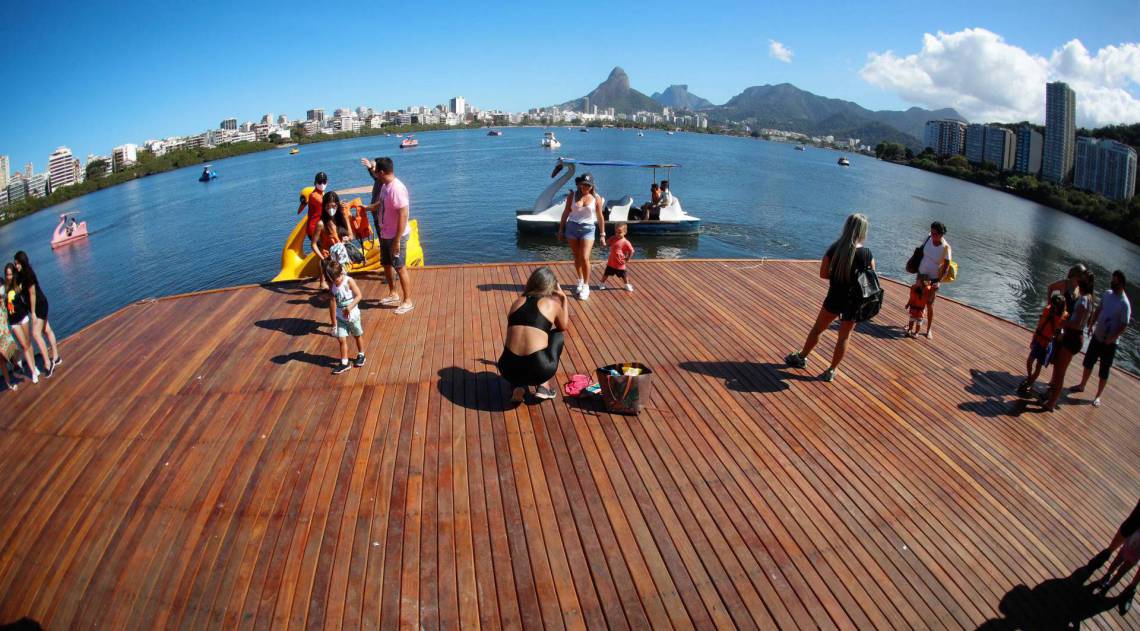 Rio de Janeiro - RJ - 01/08/2020 - Domingo de sol na Lagoa Rodrigo de freitas - Foto Gilvan de Souza / Agencia O Dia
