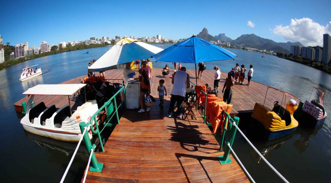 Rio de Janeiro - RJ - 01/08/2020 - Domingo de sol na Lagoa Rodrigo de freitas - Foto Gilvan de Souza / Agencia O Dia
