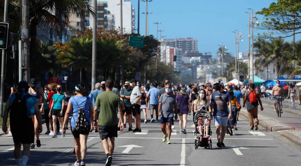 Domingo de sol na praia de Ipanema