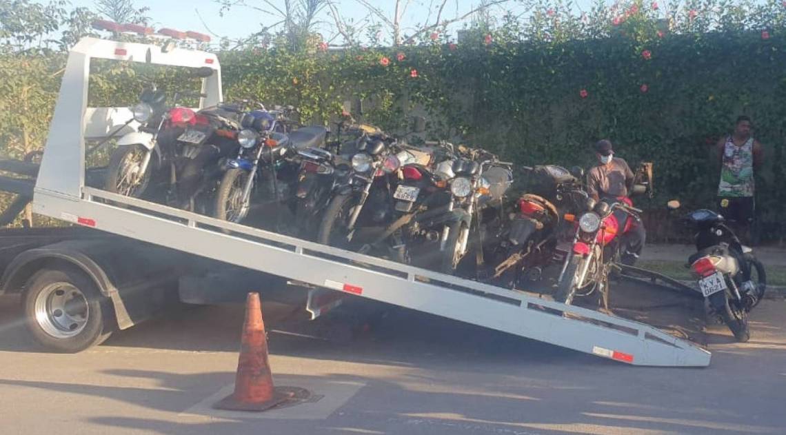 Semanalmente são apreendidas dezenas de motos irregulares em ações do agentes da prefeitura de Campos contra as infrações cometidas durante a pandemia do coronavírus