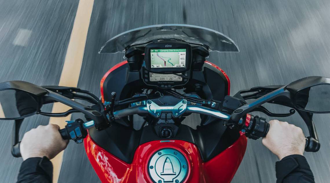 Na estrada em direção a Bananal (SP)