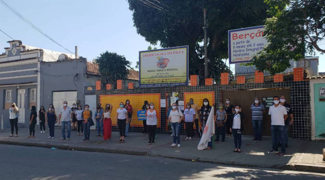 Diretores de escolas privadas fizeram ato a favor do retorno - Divulga&ccedil;&atilde;o