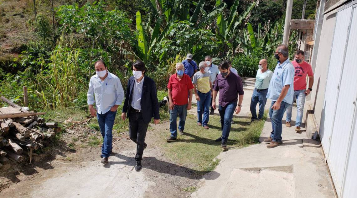 Nova rede de esgoto vai beneficiar dezenas de famílias no bairro Água limpa, em Volta Redonda - Divulgação/ Secom VR