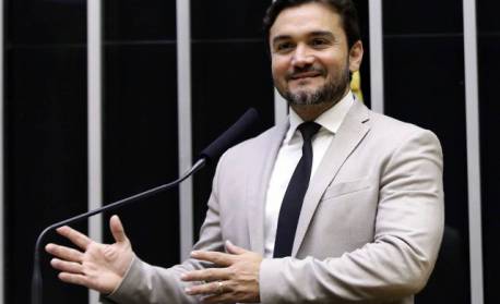 Prévia do texto da reforma tributária na Câmara deve ser entregue nesta terça-feira