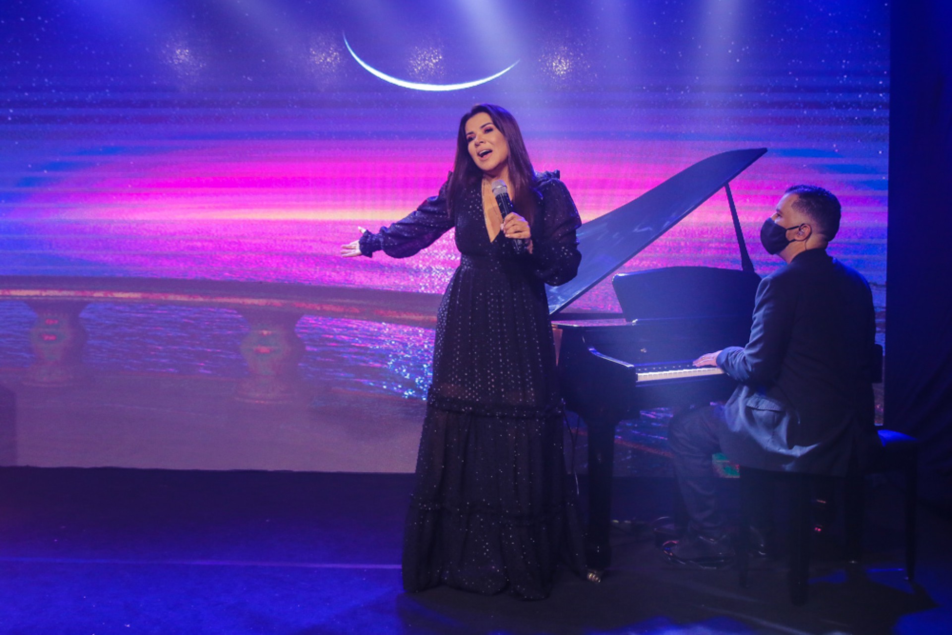 Mara Maravilha relembra seus sucessos em live com apresentação de seu noivo, Gabriel Torres - Thiago Duran / Ag. News