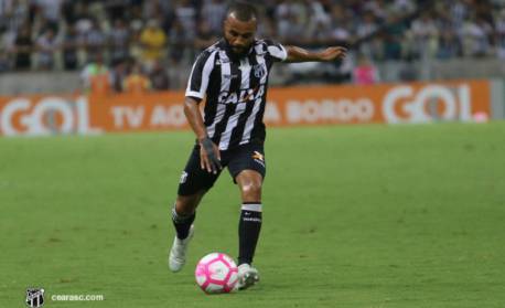 Fluminense encaminha acerto com lateral do Ceará para a próxima temporada