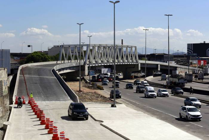 Prefeitura inaugura viaduto no Caju