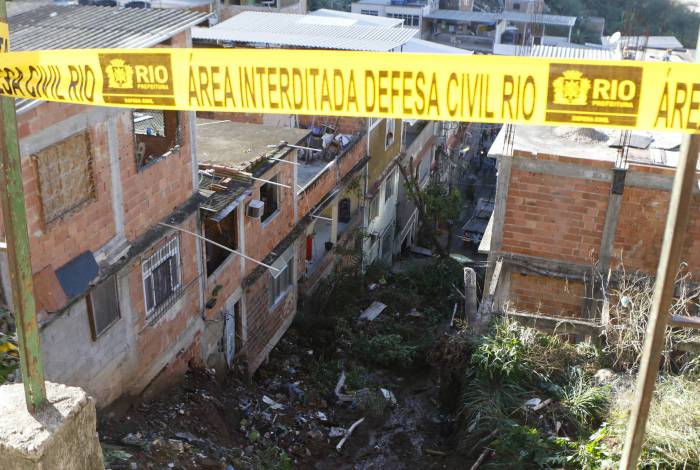 Rio de Janeiro - RJ  - 07/08/2020 - Geral - Deslizamento de terra no Morro da Mangueira, zona norte do Rio  -  Foto Reginaldo Pimenta / Agencia O Dia