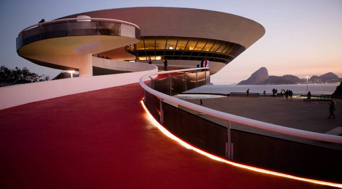 No MAC, é permitido o acesso de 44 pessoas por vez ao interior do museu - Divulgação / Thiago Côrtes