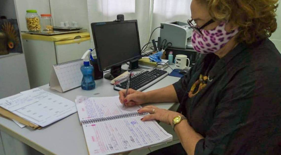 Profissionais das Casas de Convivência mantêm contato diário com idosos que frequentavam espaços, para acompanhar sua saúde física e mental - Divulgação prefeitura de Campos