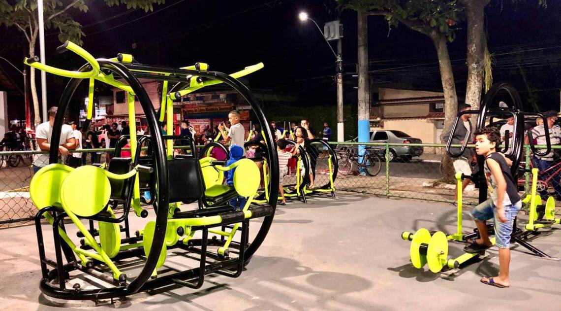 Moradores comemoram reforma da Praça Deputado Samuel Côrrea