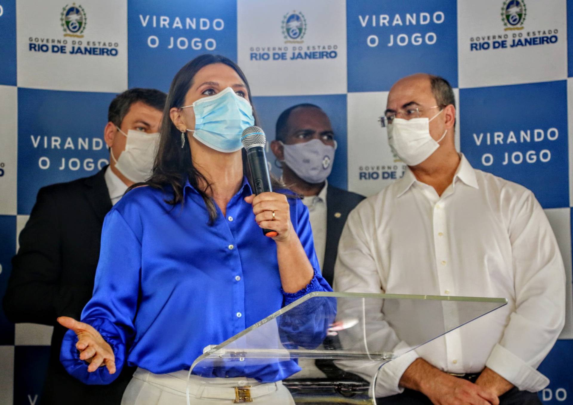 Moradores do Prevent&oacute;rio recebem termos de concess&atilde;o de uso de lotes de im&oacute;veis