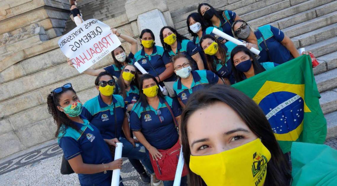 Parte do grupo foi de van, parte de ÃŽnibus e depois metrÃŽ: protesto leva em consideraÃ§Ã£o empregos e seguranÃ§a sanitÃ¡ria dos alunos - Arquivo pessoal - VerÃŽnica Silveira