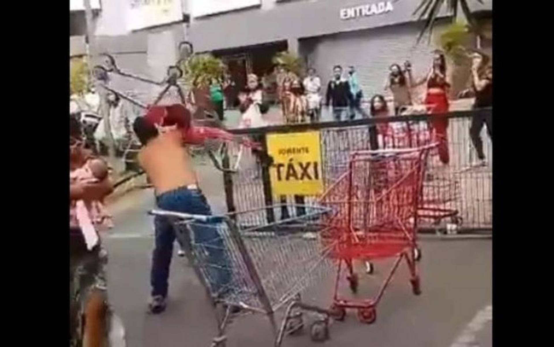 Briga de tr&acirc;nsito