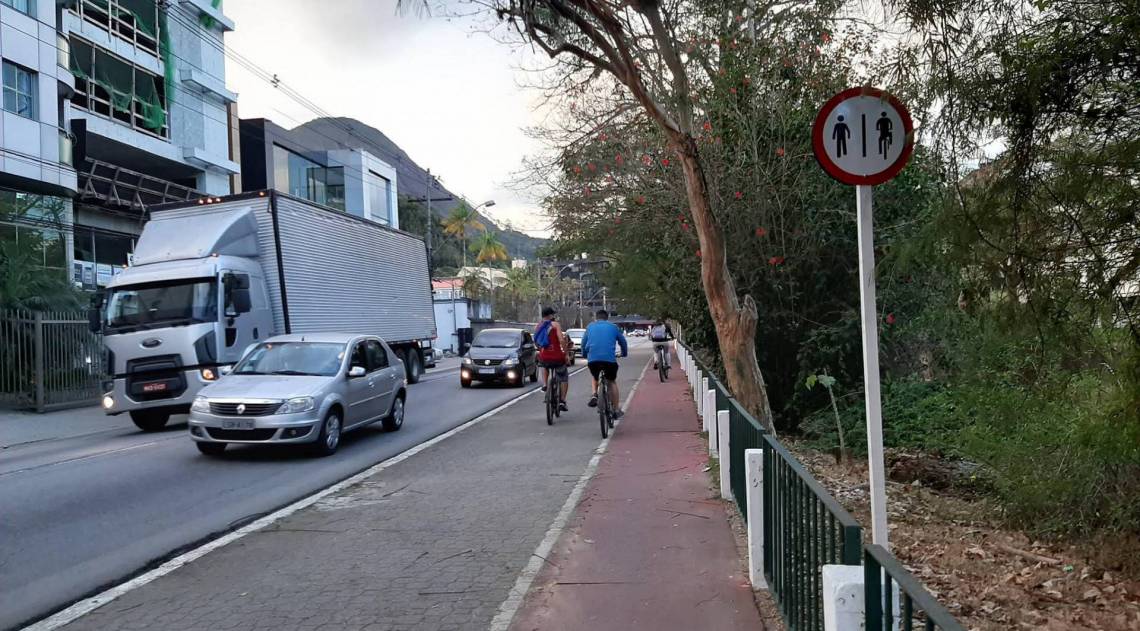 Trecho da via compartilhada no centro de Nova Friburgo - Paula Valviesse