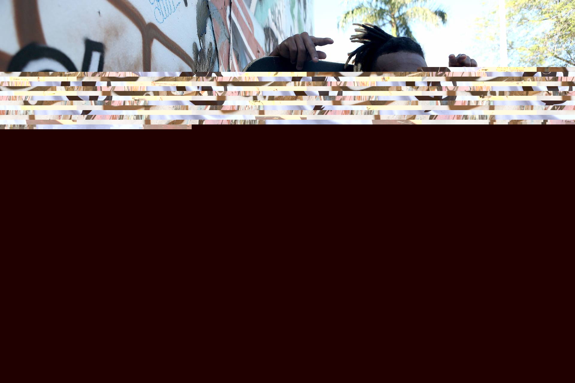 Rio,12/08/2020 -NOVA IGUACU- ESPECIAL,CADERNO BAIXADA, humorista e skatista de Nova Iguacu que faz sucesso no instagram com piadas sobre racismo . Na foto, Vitor Andre .Foto: ClÃ©ber Mendes/AgÃªncia O Dia