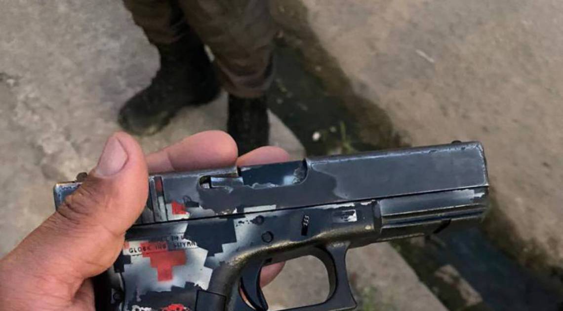 Opera&ccedil;&atilde;o da pol&iacute;cia apreende drogas e armas na Vila Kennedy, Zona Oeste do Rio