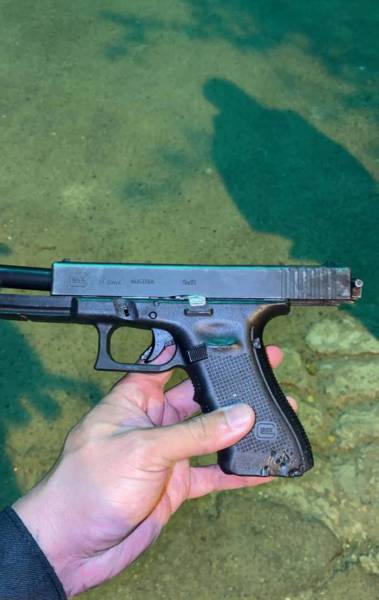 Opera&ccedil;&atilde;o da pol&iacute;cia apreende drogas e armas na Vila Kennedy, Zona Oeste do Rio