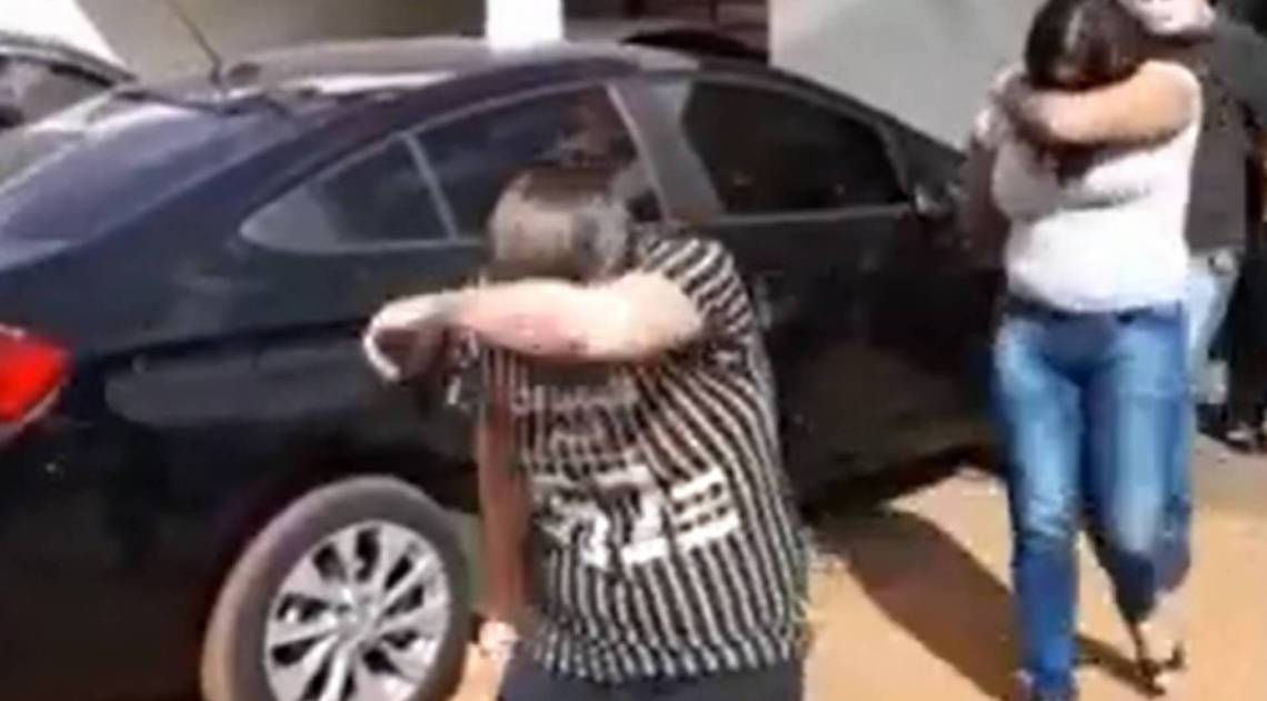 Isabela Belchior e JaquelinevPriscila Dornelas Chaves

L - Reprodução