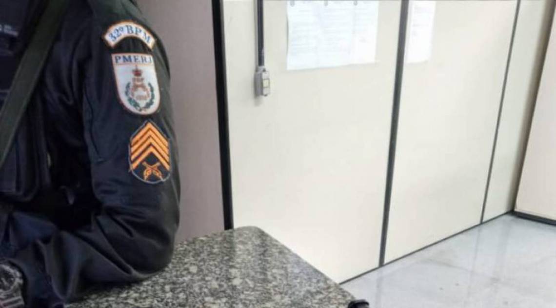 Ainda de acordo com a PM, foram apreendidas duas pistolas glock, calibre 380 e 9mm, além de duas motocicletas - Divulgação Polícia Militar