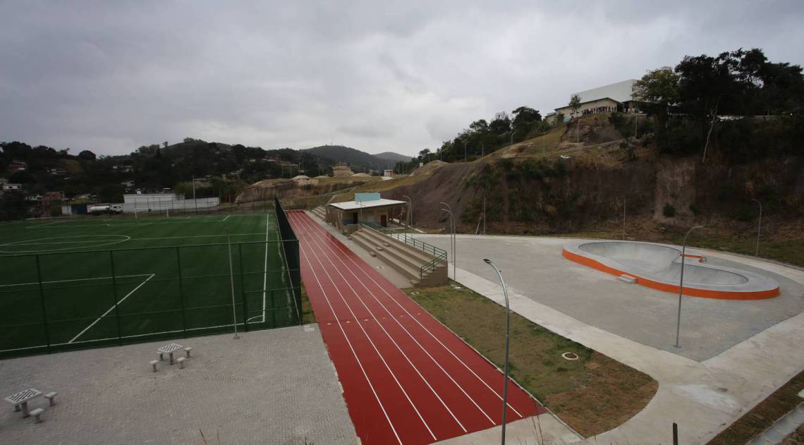 Espaço conta com quadra poliesportiva coberta, campo de futebol, pista de atletismo, pista de bicicross e skate park - Divulgação / Luciana Carneiro